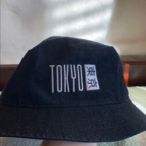 Tokyo bucket hat in Navy Blue